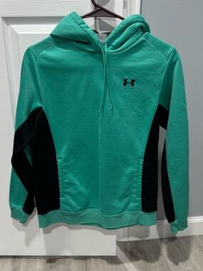 Women’s Size Small Under Armour Hoodie